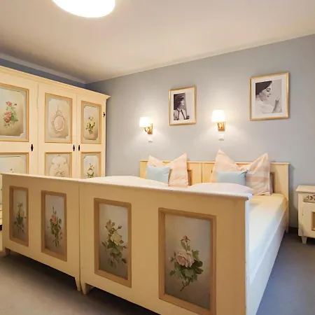 Koller, Haus Gasthuis Kitzbühel